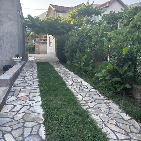 شقة Miljanovic